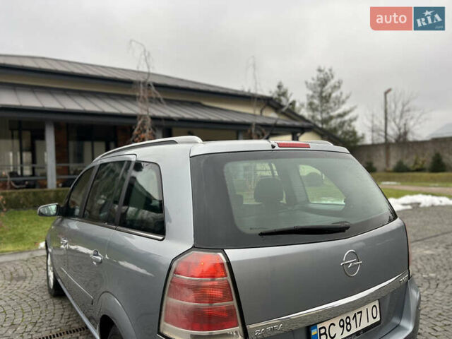 Серый Опель Зафира, объемом двигателя 1.9 л и пробегом 275 тыс. км за 4900 $, фото 11 на Automoto.ua