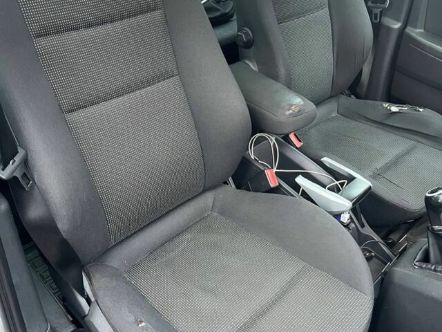 Серый Опель Зафира, объемом двигателя 1.9 л и пробегом 3 тыс. км за 2500 $, фото 7 на Automoto.ua