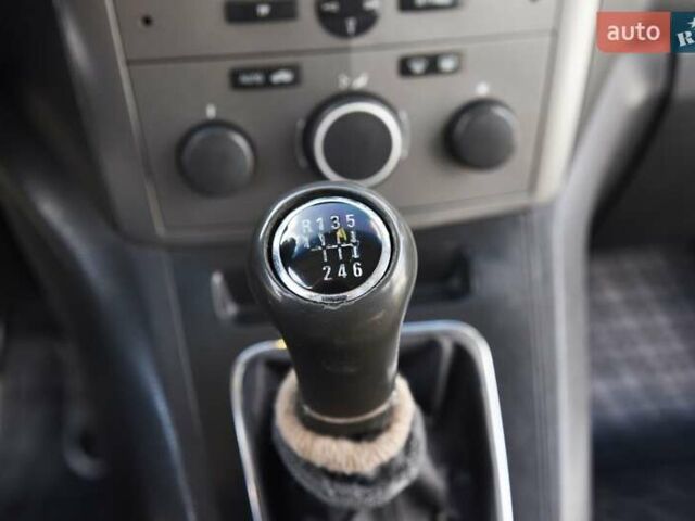 Серый Опель Зафира, объемом двигателя 1.9 л и пробегом 309 тыс. км за 4600 $, фото 16 на Automoto.ua