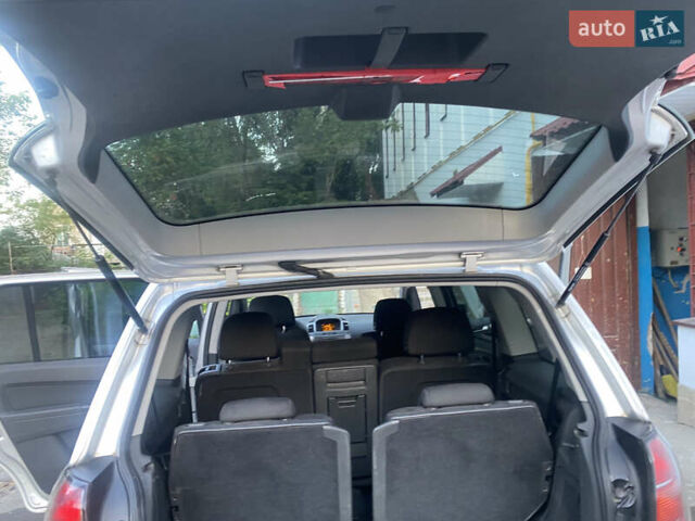 Серый Опель Зафира, объемом двигателя 1.8 л и пробегом 244 тыс. км за 5300 $, фото 13 на Automoto.ua