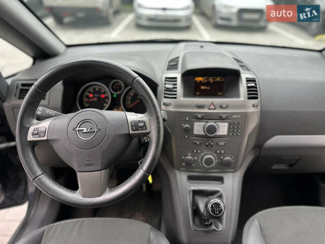 Сірий Опель Зафіра, об'ємом двигуна 1.8 л та пробігом 249 тис. км за 5999 $, фото 22 на Automoto.ua