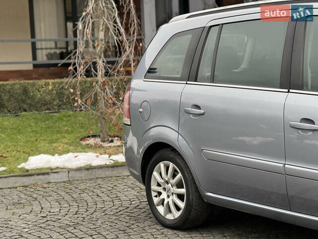 Серый Опель Зафира, объемом двигателя 1.9 л и пробегом 275 тыс. км за 4900 $, фото 8 на Automoto.ua