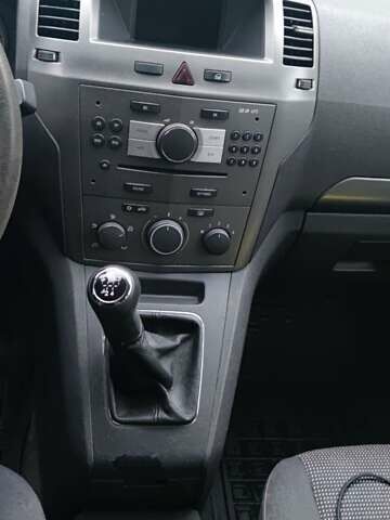 Серый Опель Зафира, объемом двигателя 1.6 л и пробегом 291 тыс. км за 4300 $, фото 29 на Automoto.ua