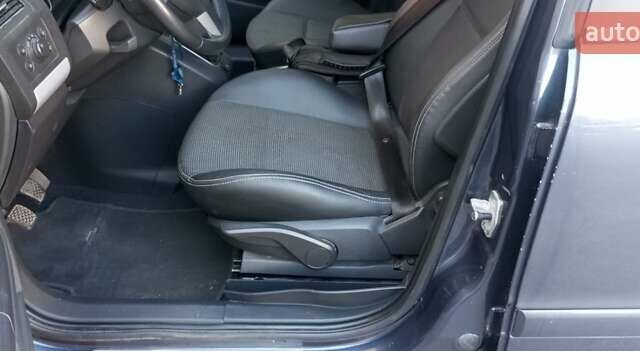 Серый Опель Зафира, объемом двигателя 1.8 л и пробегом 232 тыс. км за 5400 $, фото 27 на Automoto.ua