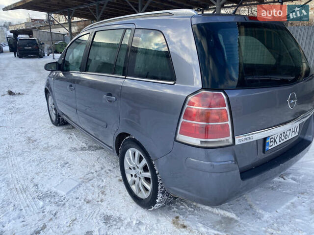 Сірий Опель Зафіра, об'ємом двигуна 1.91 л та пробігом 260 тис. км за 4200 $, фото 1 на Automoto.ua
