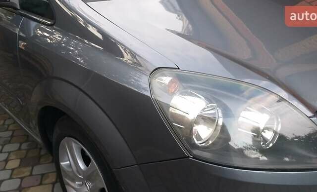 Серый Опель Зафира, объемом двигателя 1.6 л и пробегом 211 тыс. км за 5400 $, фото 11 на Automoto.ua