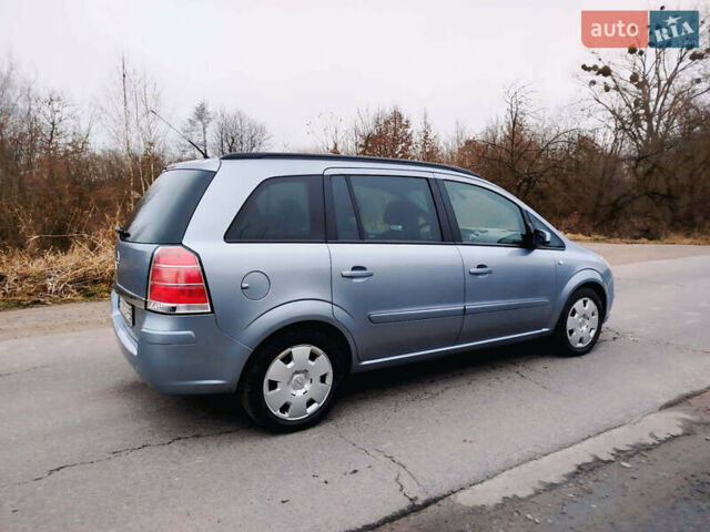 Серый Опель Зафира, объемом двигателя 1.6 л и пробегом 212 тыс. км за 4900 $, фото 3 на Automoto.ua