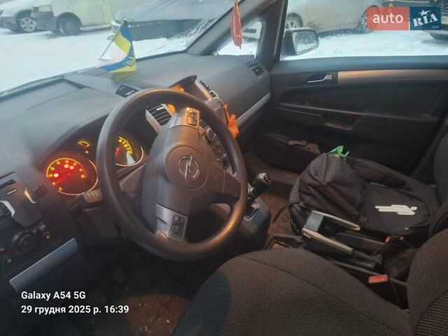 Сірий Опель Зафіра, об'ємом двигуна 1.6 л та пробігом 199 тис. км за 5500 $, фото 5 на Automoto.ua