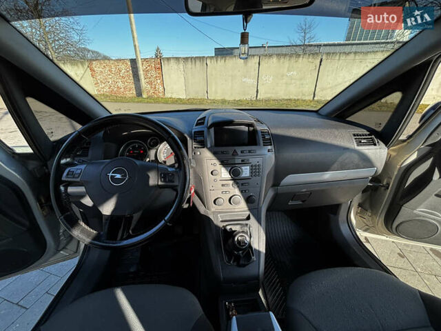 Сірий Опель Зафіра, об'ємом двигуна 1.91 л та пробігом 334 тис. км за 4400 $, фото 24 на Automoto.ua