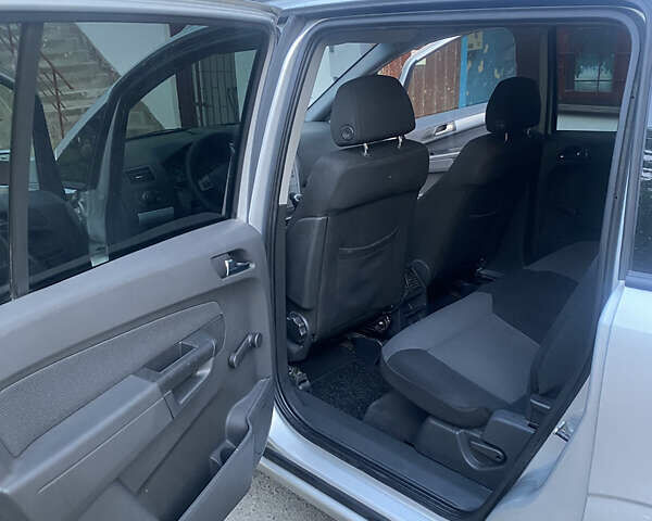 Серый Опель Зафира, объемом двигателя 1.8 л и пробегом 244 тыс. км за 5300 $, фото 20 на Automoto.ua