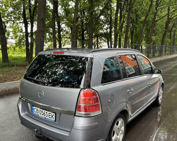 Серый Опель Зафира, объемом двигателя 1.6 л и пробегом 308 тыс. км за 5000 $, фото 2 на Automoto.ua