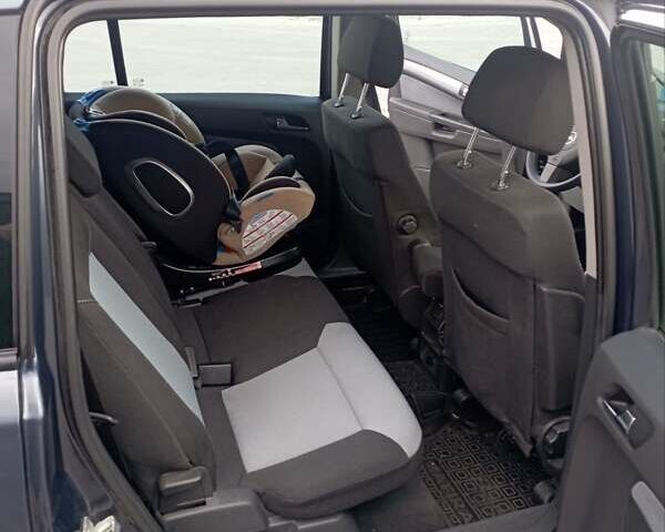 Сірий Опель Зафіра, об'ємом двигуна 2.2 л та пробігом 234 тис. км за 4800 $, фото 18 на Automoto.ua