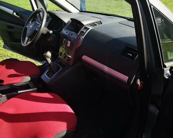 Серый Опель Зафира, объемом двигателя 1.6 л и пробегом 186 тыс. км за 5350 $, фото 10 на Automoto.ua