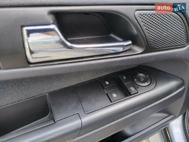 Серый Опель Зафира, объемом двигателя 1.8 л и пробегом 209 тыс. км за 5250 $, фото 16 на Automoto.ua