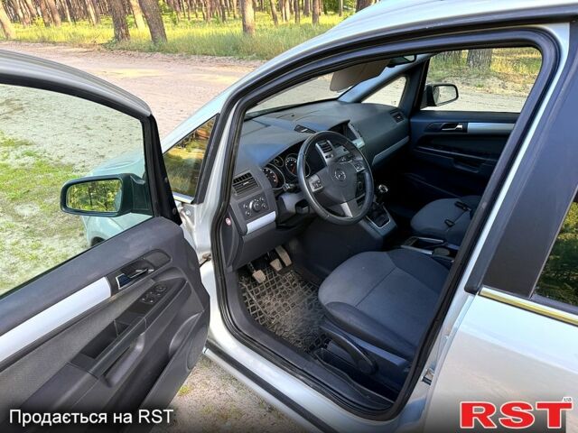 Серый Опель Зафира, объемом двигателя 1.8 л и пробегом 209 тыс. км за 5950 $, фото 5 на Automoto.ua