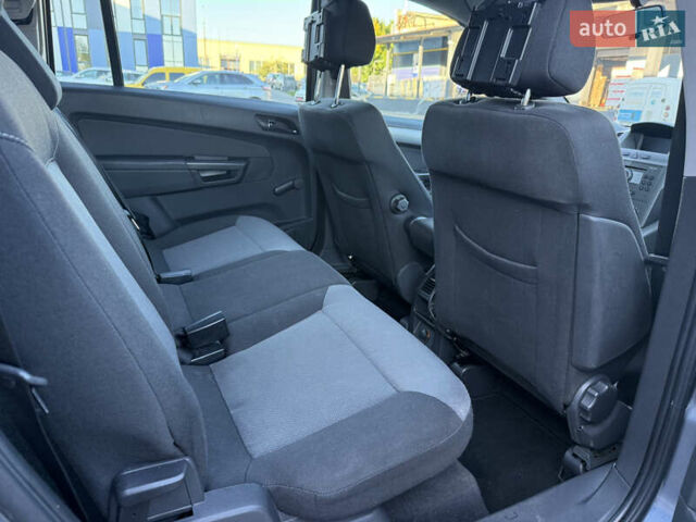 Серый Опель Зафира, объемом двигателя 1.6 л и пробегом 132 тыс. км за 5750 $, фото 30 на Automoto.ua