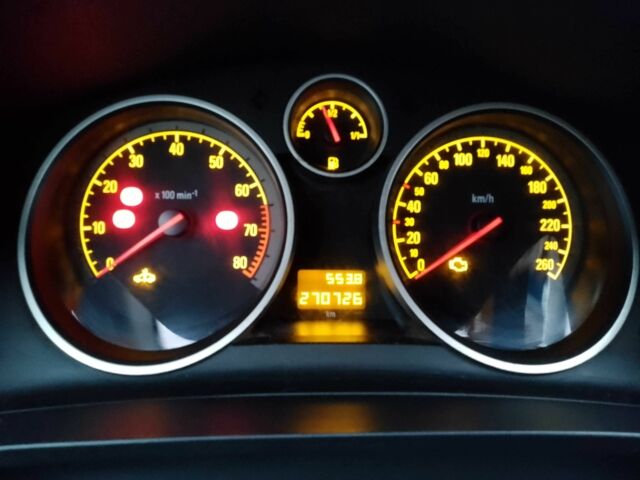 Серый Опель Зафира, объемом двигателя 1.6 л и пробегом 270 тыс. км за 5600 $, фото 17 на Automoto.ua