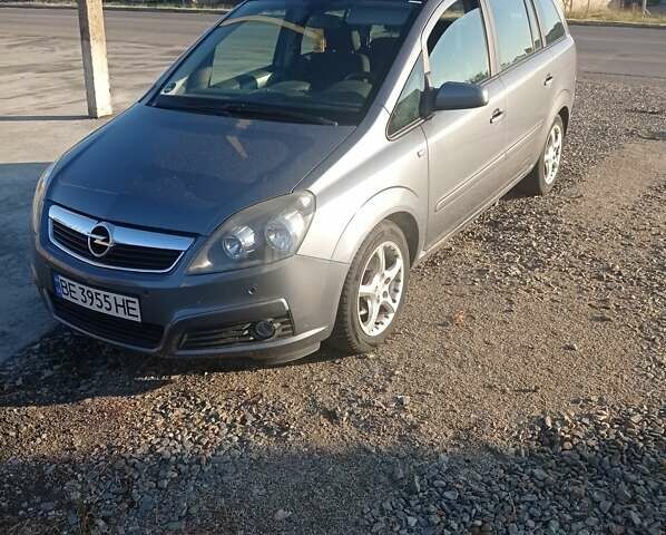 Серый Опель Зафира, объемом двигателя 1.6 л и пробегом 229 тыс. км за 6000 $, фото 1 на Automoto.ua