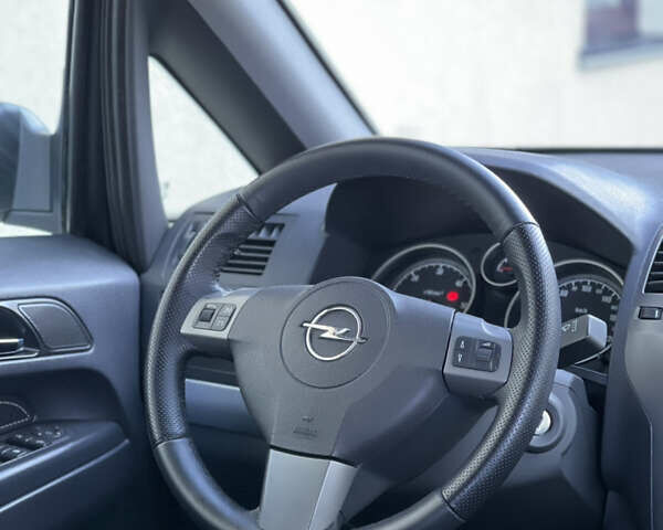 Опель Зафира 2006 в Жовкве на Automoto.ua Серый Опель Зафира, объемом двигателя 1.9 л и пробегом 228 тыс. км за 4999 $, фото 41 на Automoto.ua