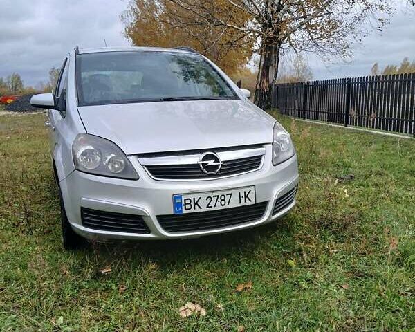 Серый Опель Зафира, объемом двигателя 1.6 л и пробегом 307 тыс. км за 4600 $, фото 10 на Automoto.ua