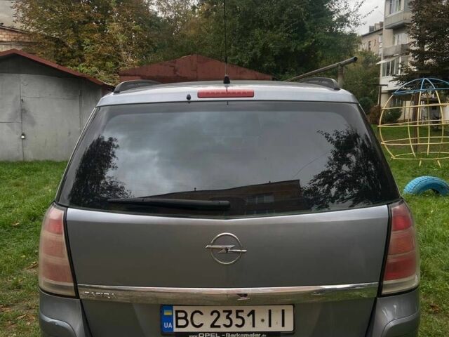 Серый Опель Зафира, объемом двигателя 1.6 л и пробегом 350 тыс. км за 3513 $, фото 3 на Automoto.ua