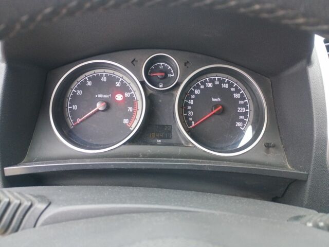 Сірий Опель Зафіра, об'ємом двигуна 0 л та пробігом 195 тис. км за 5650 $, фото 4 на Automoto.ua