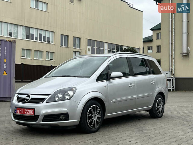 Серый Опель Зафира, объемом двигателя 1.8 л и пробегом 183 тыс. км за 5400 $, фото 8 на Automoto.ua