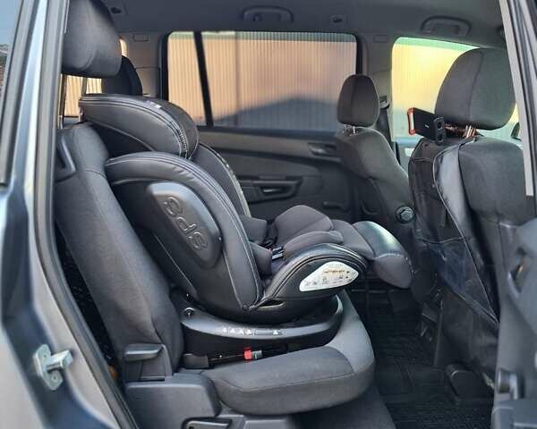 Сірий Опель Зафіра, об'ємом двигуна 1.9 л та пробігом 267 тис. км за 5800 $, фото 28 на Automoto.ua