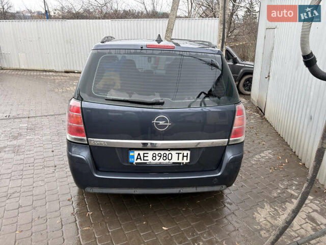 Сірий Опель Зафіра, об'ємом двигуна 1.6 л та пробігом 327 тис. км за 6700 $, фото 9 на Automoto.ua