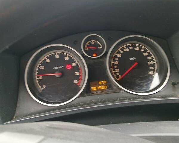 Серый Опель Зафира, объемом двигателя 1.6 л и пробегом 307 тыс. км за 4600 $, фото 9 на Automoto.ua