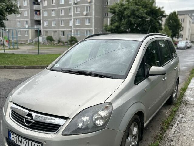 Серый Опель Зафира, объемом двигателя 1.9 л и пробегом 280 тыс. км за 3000 $, фото 1 на Automoto.ua