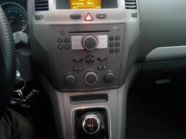 Серый Опель Зафира, объемом двигателя 1.6 л и пробегом 270 тыс. км за 5600 $, фото 14 на Automoto.ua