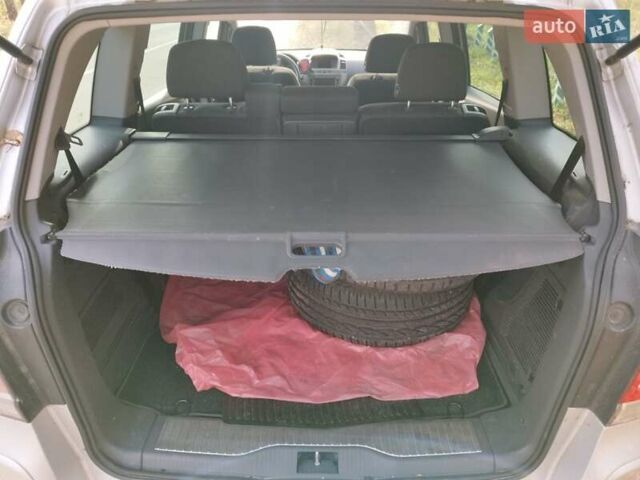 Серый Опель Зафира, объемом двигателя 1.8 л и пробегом 214 тыс. км за 5200 $, фото 35 на Automoto.ua