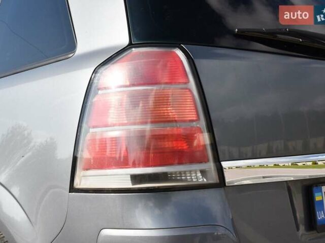 Серый Опель Зафира, объемом двигателя 1.9 л и пробегом 309 тыс. км за 4600 $, фото 12 на Automoto.ua