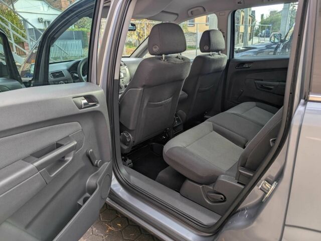 Серый Опель Зафира, объемом двигателя 0 л и пробегом 176 тыс. км за 5500 $, фото 11 на Automoto.ua