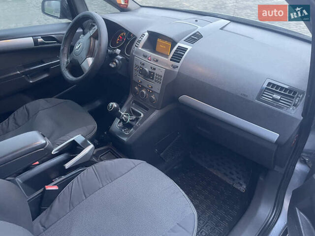 Серый Опель Зафира, объемом двигателя 1.8 л и пробегом 354 тыс. км за 3950 $, фото 13 на Automoto.ua