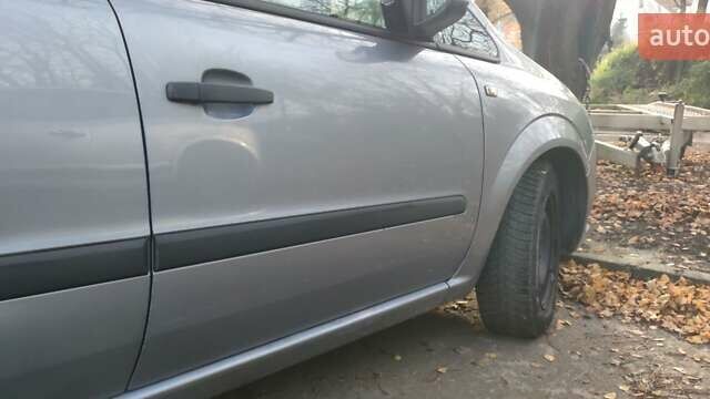 Серый Опель Зафира, объемом двигателя 1.6 л и пробегом 291 тыс. км за 4300 $, фото 35 на Automoto.ua