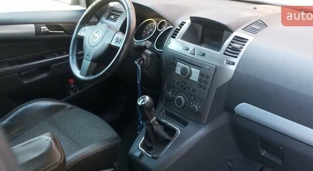 Серый Опель Зафира, объемом двигателя 1.8 л и пробегом 232 тыс. км за 5400 $, фото 31 на Automoto.ua