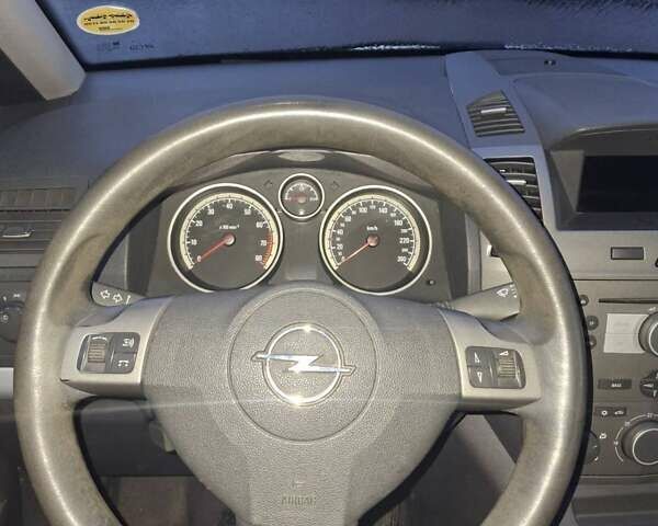 Сірий Опель Зафіра, об'ємом двигуна 1.8 л та пробігом 246 тис. км за 5350 $, фото 12 на Automoto.ua