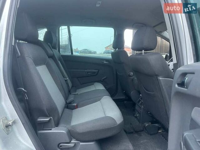 Серый Опель Зафира, объемом двигателя 1.8 л и пробегом 214 тыс. км за 5290 $, фото 10 на Automoto.ua