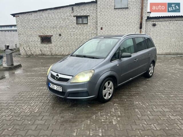 Серый Опель Зафира, объемом двигателя 1.9 л и пробегом 271 тыс. км за 2850 $, фото 13 на Automoto.ua