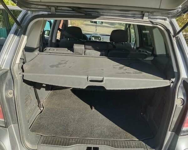 Серый Опель Зафира, объемом двигателя 1.6 л и пробегом 304 тыс. км за 4700 $, фото 7 на Automoto.ua