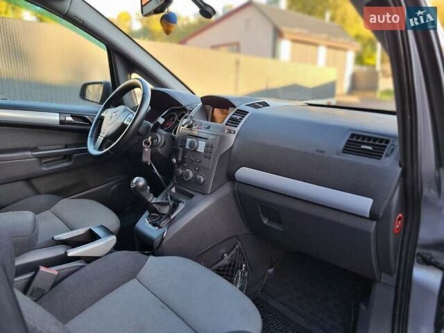 Сірий Опель Зафіра, об'ємом двигуна 1.9 л та пробігом 267 тис. км за 5800 $, фото 29 на Automoto.ua
