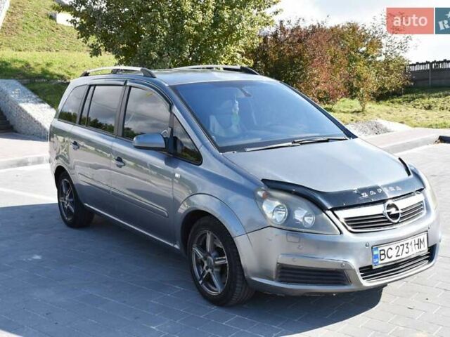 Серый Опель Зафира, объемом двигателя 1.9 л и пробегом 309 тыс. км за 4600 $, фото 3 на Automoto.ua