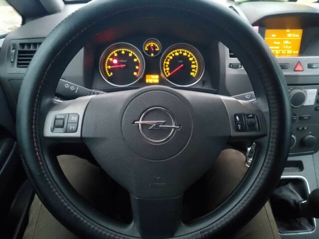 Серый Опель Зафира, объемом двигателя 1.6 л и пробегом 270 тыс. км за 5600 $, фото 15 на Automoto.ua