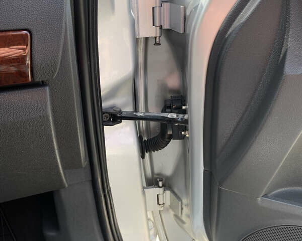 Серый Опель Зафира, объемом двигателя 1.9 л и пробегом 404 тыс. км за 6500 $, фото 28 на Automoto.ua