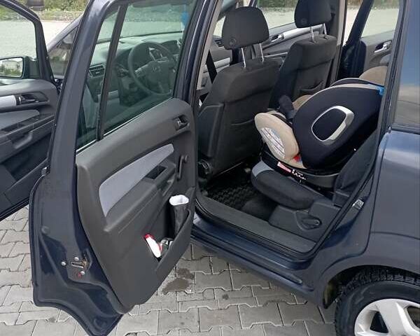 Сірий Опель Зафіра, об'ємом двигуна 2.2 л та пробігом 234 тис. км за 4800 $, фото 19 на Automoto.ua