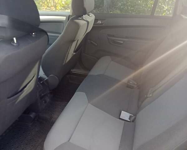 Серый Опель Зафира, объемом двигателя 1.6 л и пробегом 304 тыс. км за 4700 $, фото 6 на Automoto.ua