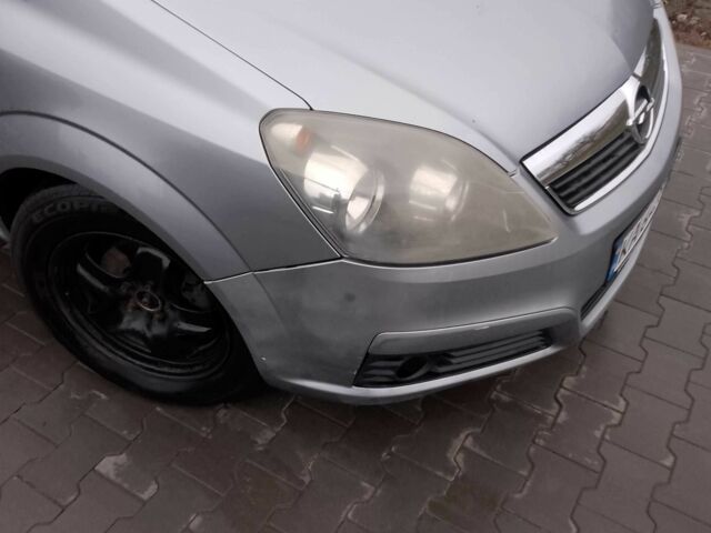 Серый Опель Зафира, объемом двигателя 1.6 л и пробегом 270 тыс. км за 5600 $, фото 8 на Automoto.ua