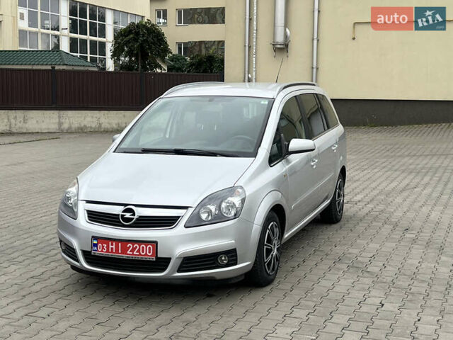 Серый Опель Зафира, объемом двигателя 1.8 л и пробегом 183 тыс. км за 5400 $, фото 4 на Automoto.ua